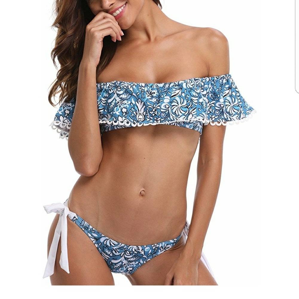 Off the shoulder bikini